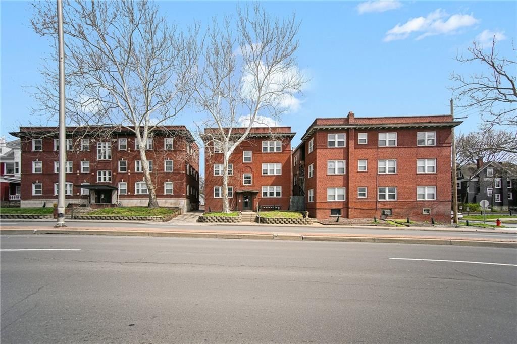 3732 Southwest Trafficway — photo 2