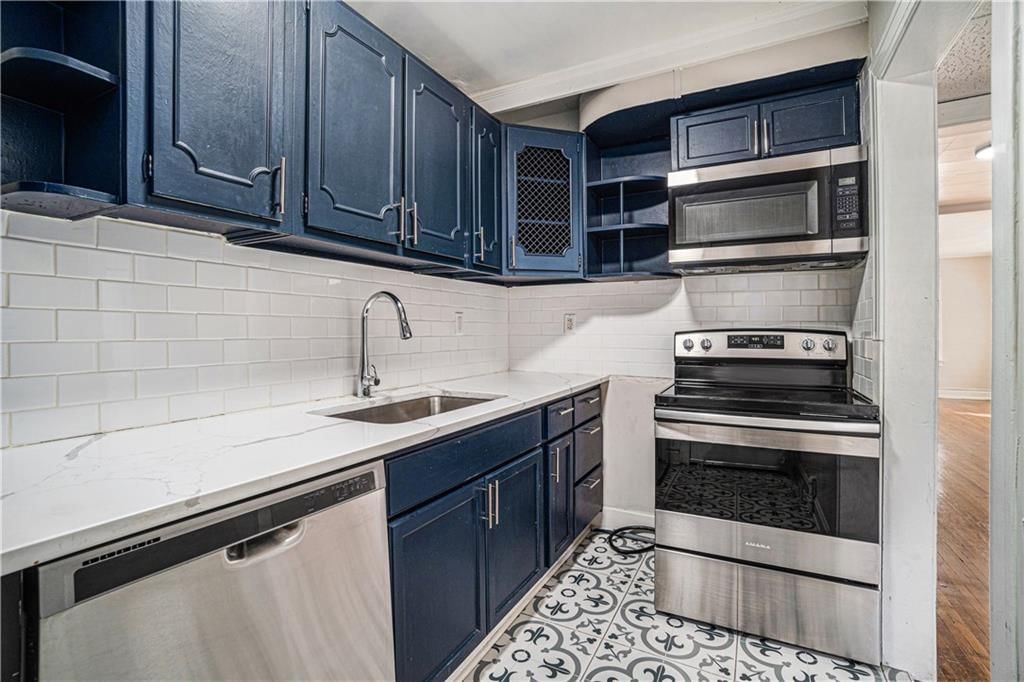 3732 Southwest Trafficway — photo 15