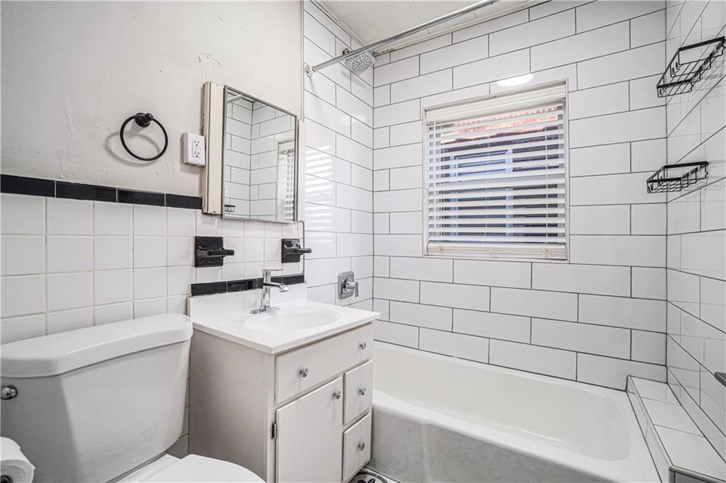 3732 Southwest Trafficway — photo 17