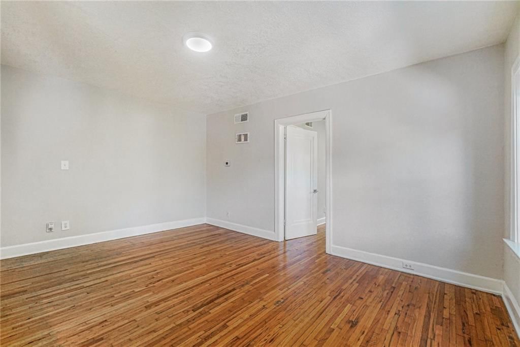 3732 Southwest Trafficway — photo 28