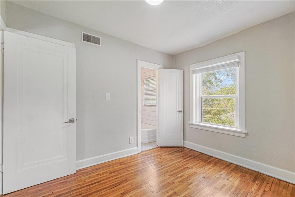 3732 Southwest Trafficway — photo 31