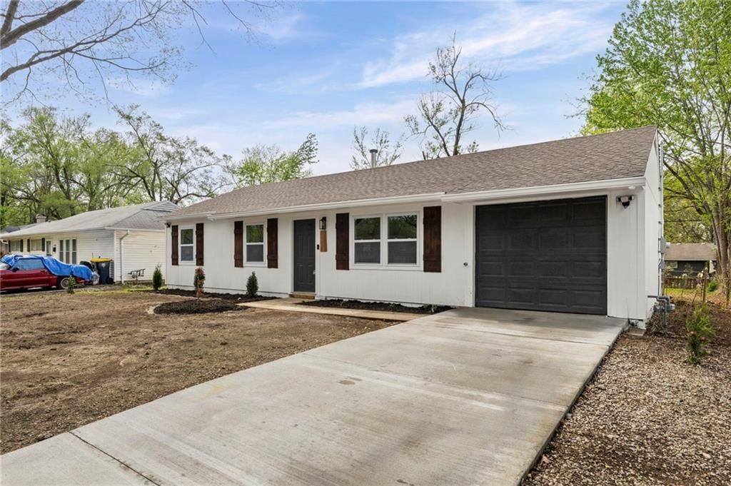10908 Ewing Avenue — photo 2