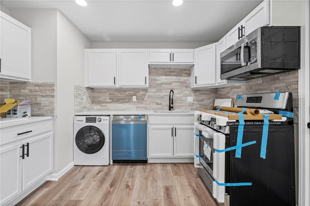 10908 Ewing Avenue — photo 10