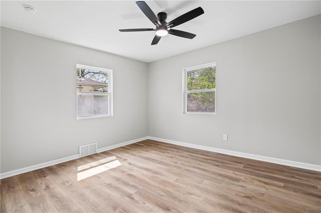10908 Ewing Avenue — photo 18