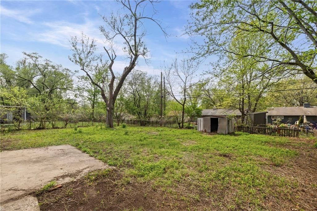 10908 Ewing Avenue — photo 22