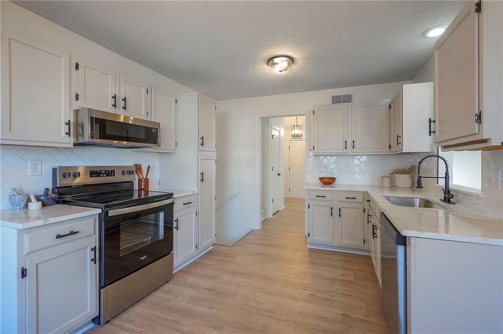 12908 W 108th Street — photo 13
