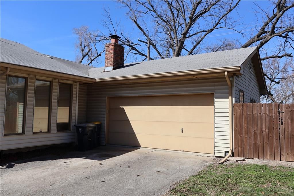 3111 Kensington Avenue — photo 3