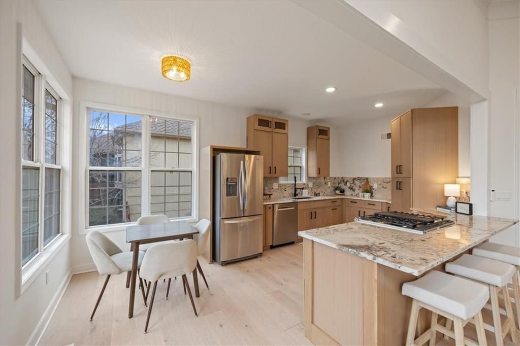 7633 W 148th Terrace — photo 8