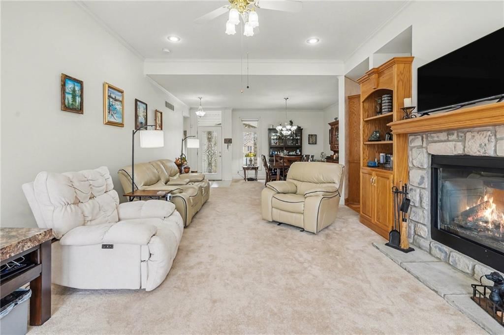 3337 S Victoria Drive — photo 3