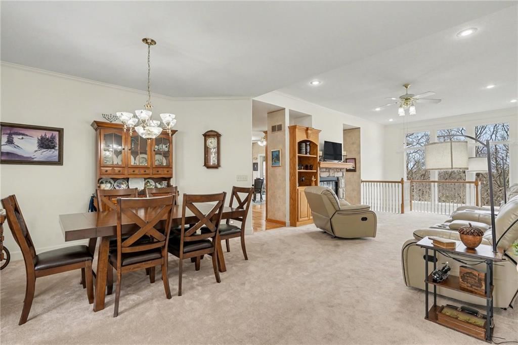 3337 S Victoria Drive — photo 4
