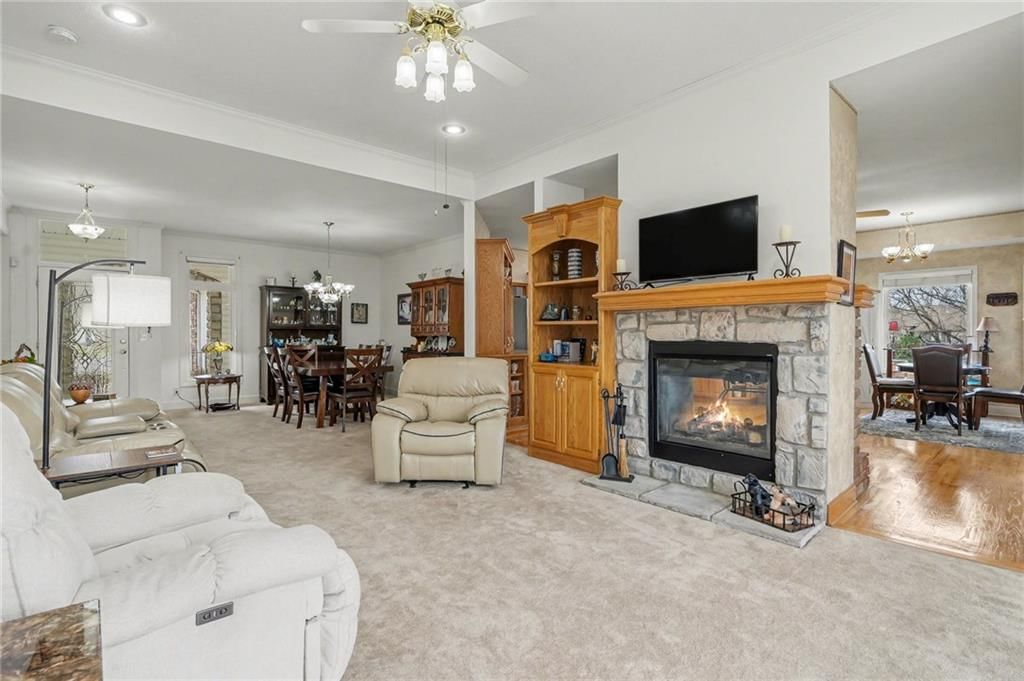 3337 S Victoria Drive — photo 6