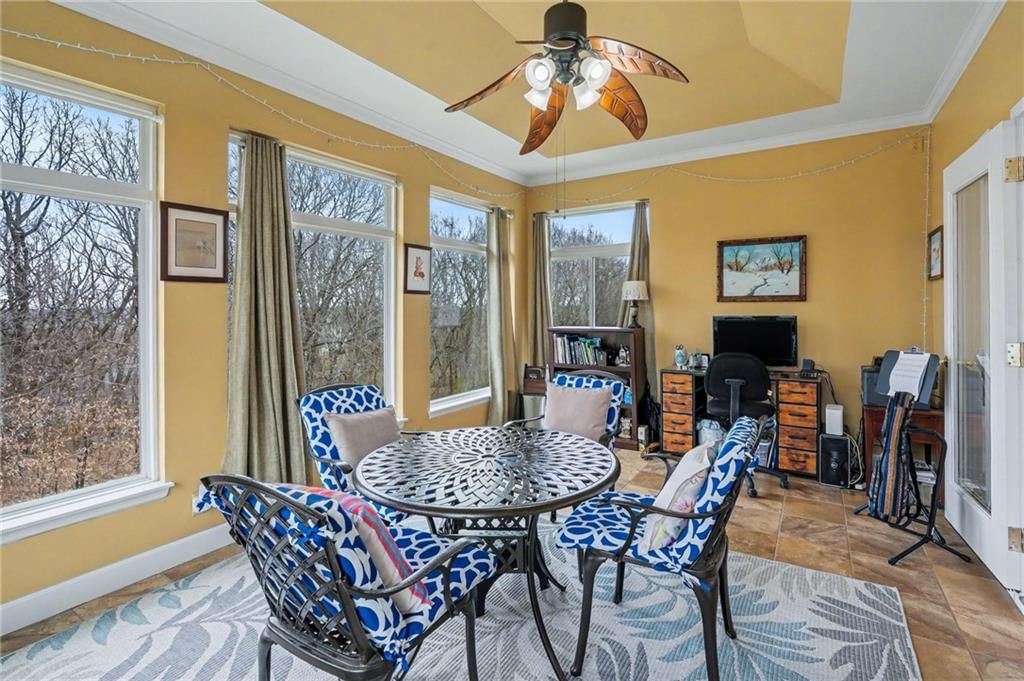 3337 S Victoria Drive — photo 15