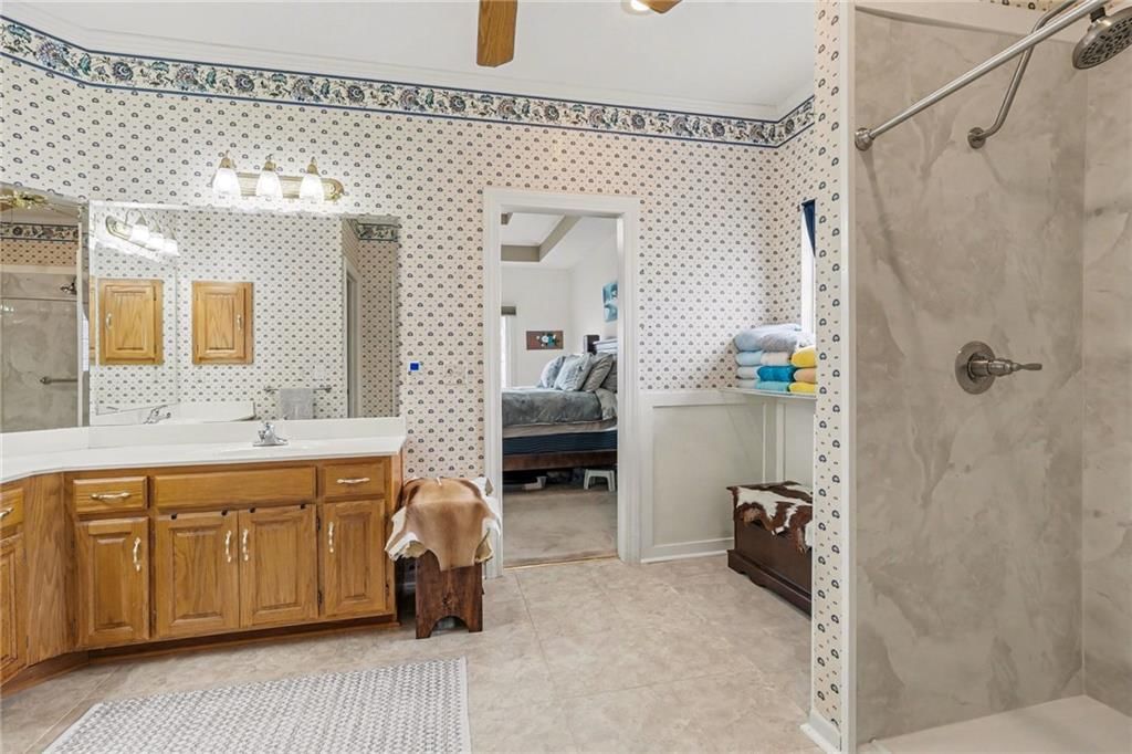 3337 S Victoria Drive — photo 18
