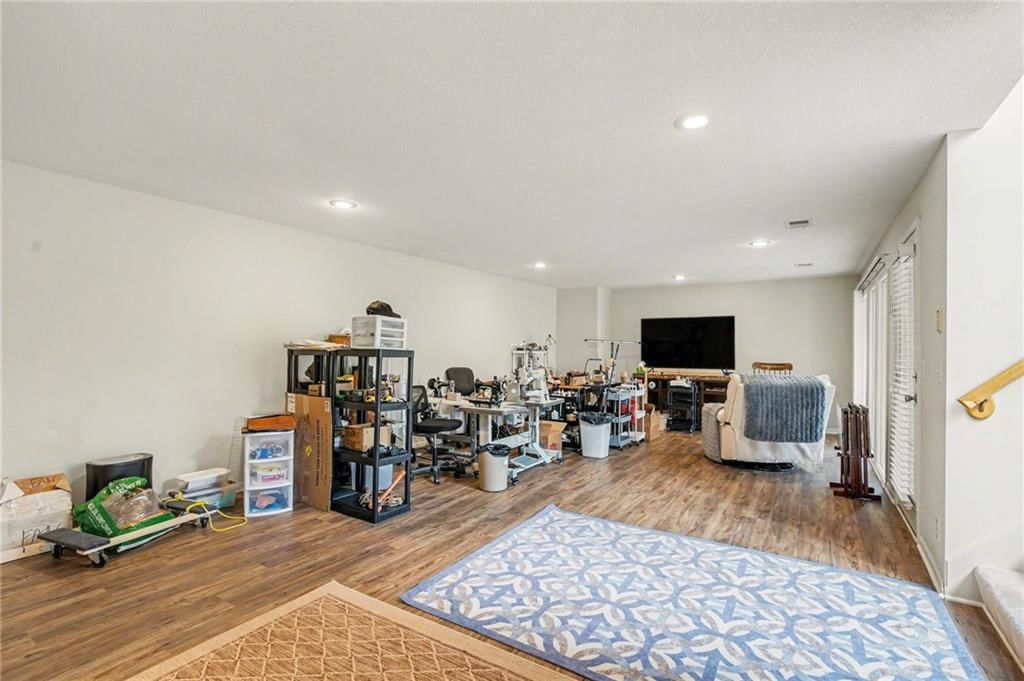3337 S Victoria Drive — photo 28