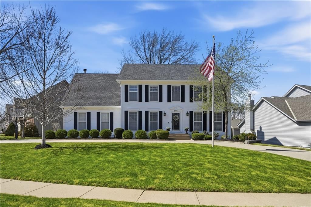 8410 Greenwood Circle, Lenexa, KS