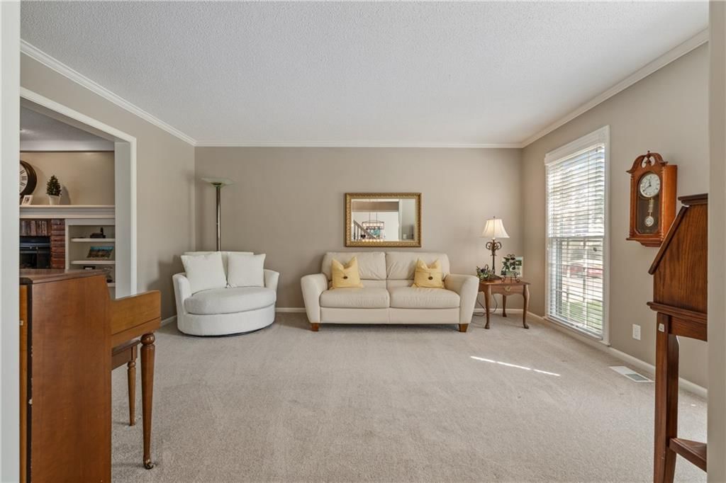 8410 Greenwood Circle — photo 4