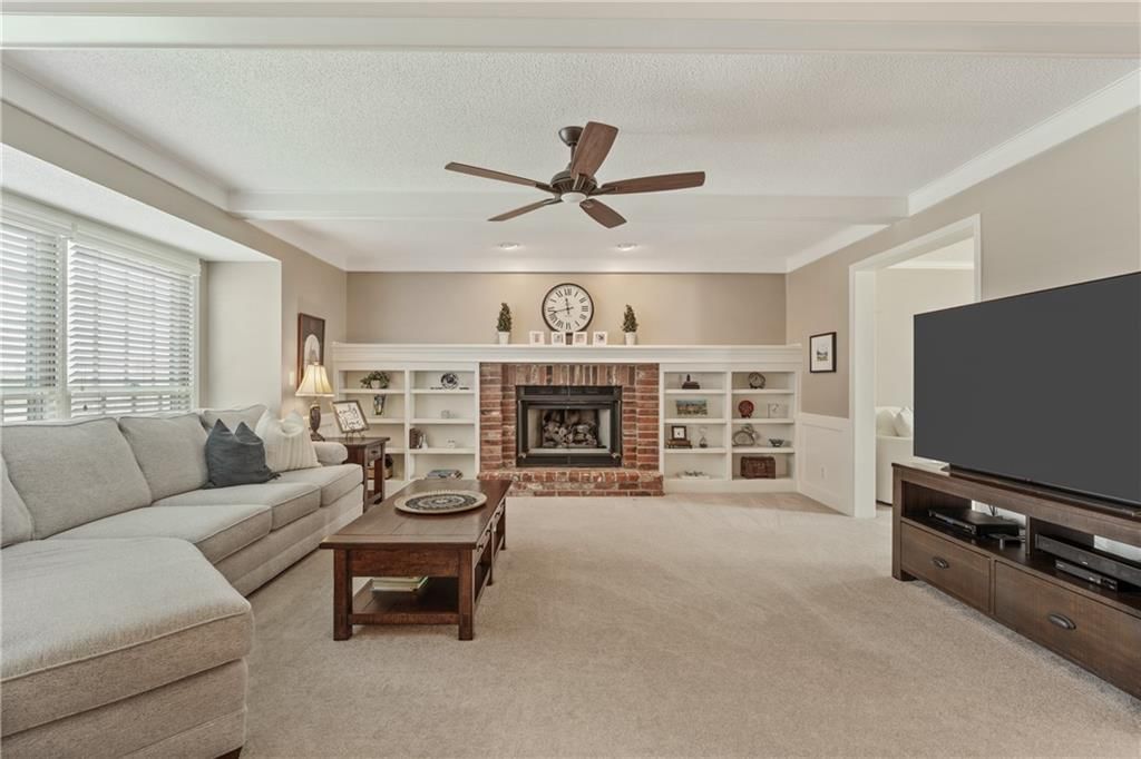 8410 Greenwood Circle — photo 7
