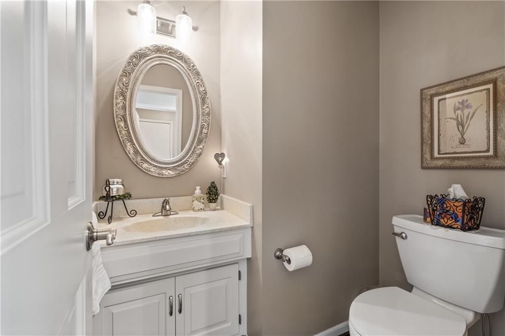 8410 Greenwood Circle — photo 11
