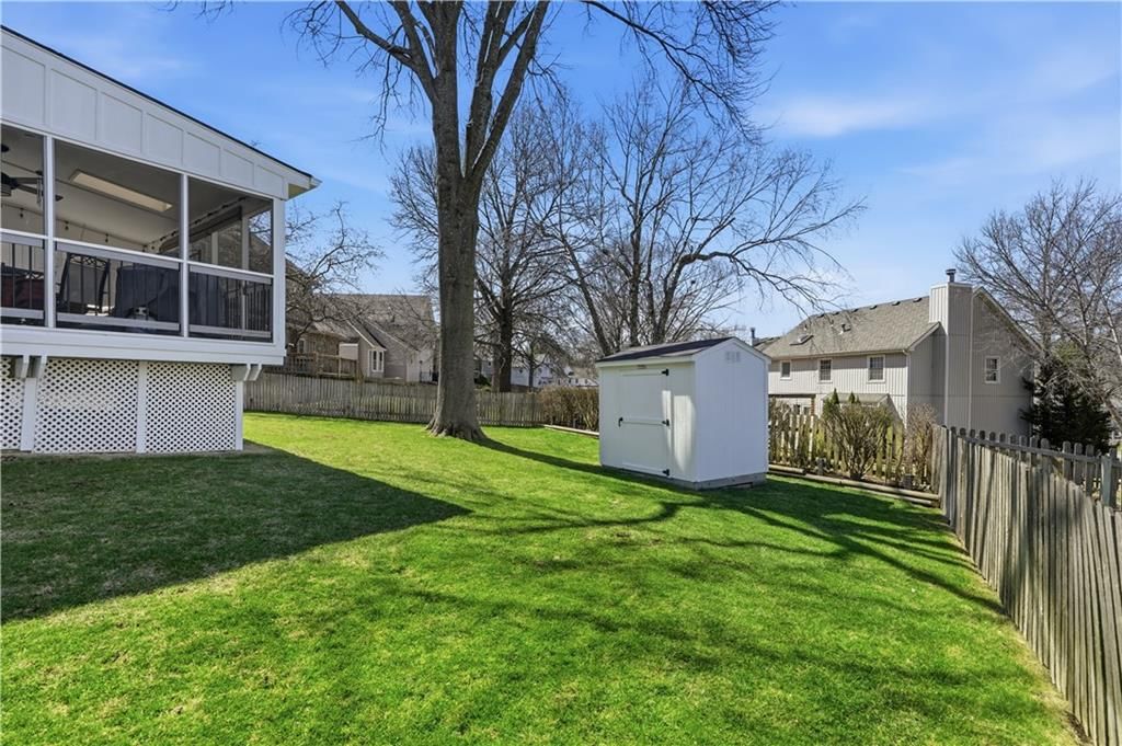 8410 Greenwood Circle — photo 31
