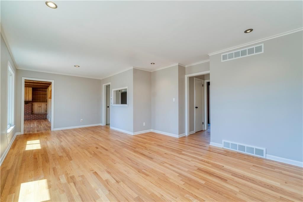 1409 E 108th Street — photo 11