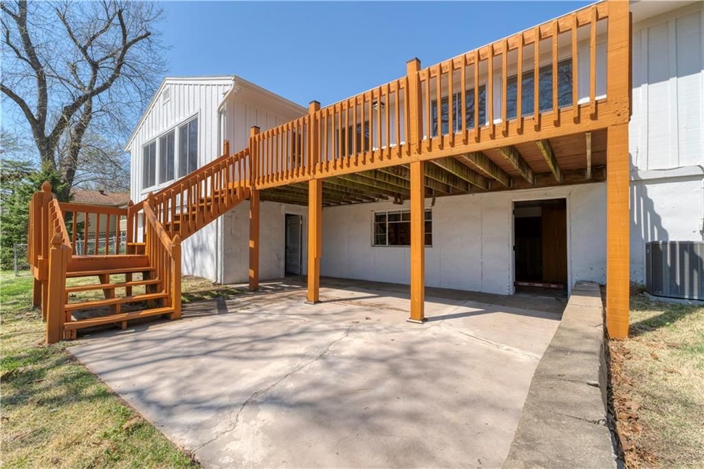 1409 E 108th Street — photo 33