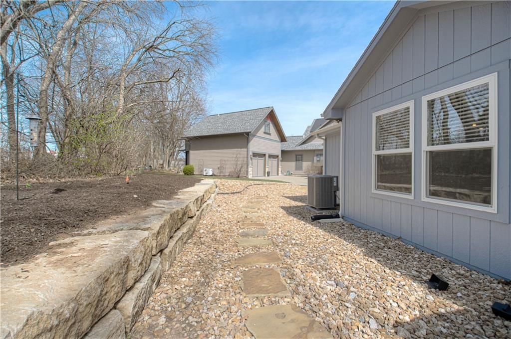 21045 W 225th Terrace — photo 4
