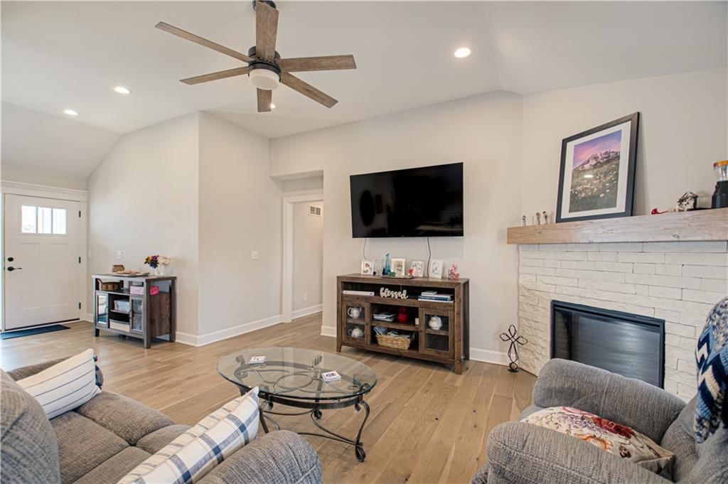 21045 W 225th Terrace — photo 17