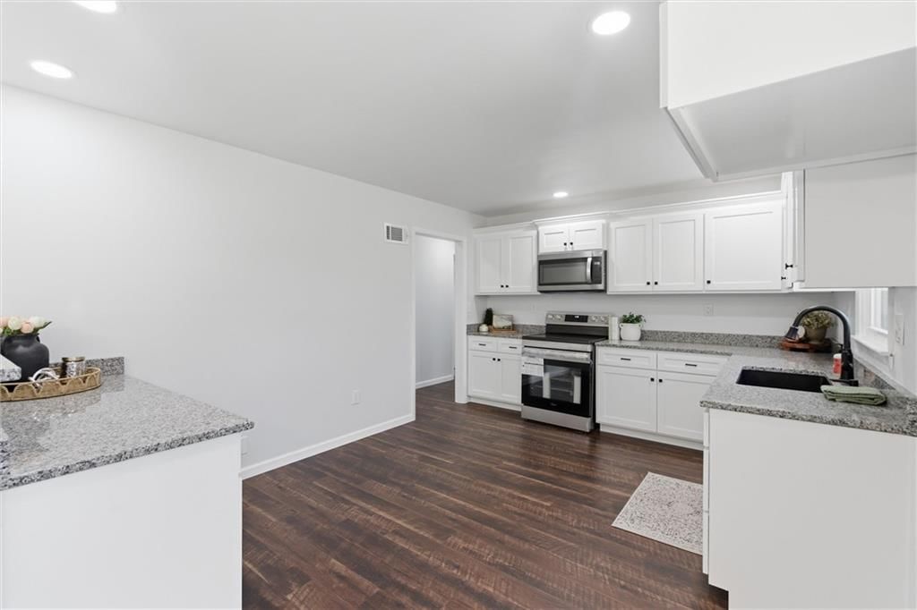 2425 NE 38th Street — photo 10