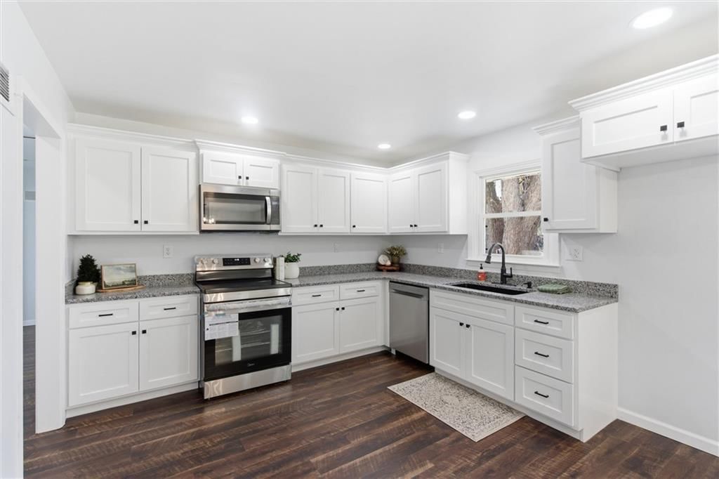 2425 NE 38th Street — photo 11
