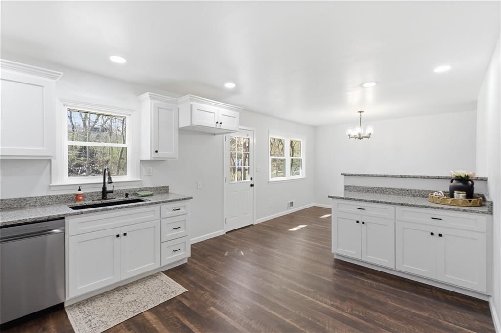 2425 NE 38th Street — photo 12