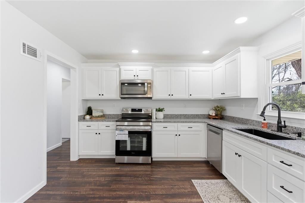 2425 NE 38th Street — photo 14