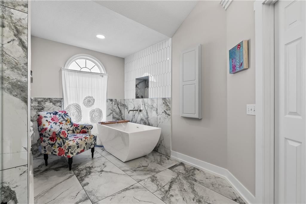 5929 NE Hidden Valley Drive — photo 24