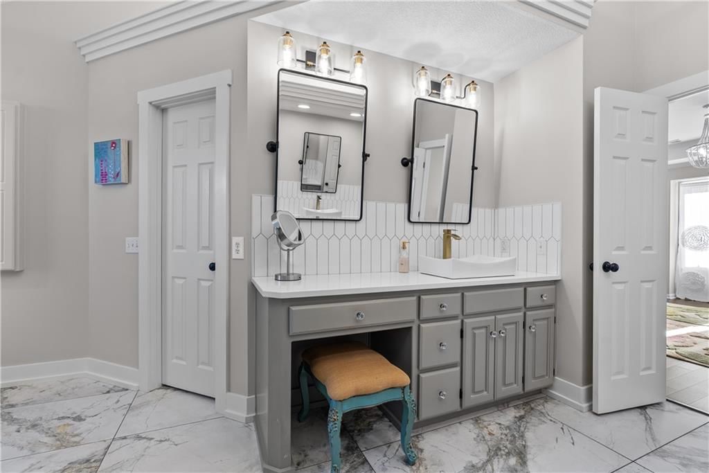 5929 NE Hidden Valley Drive — photo 28