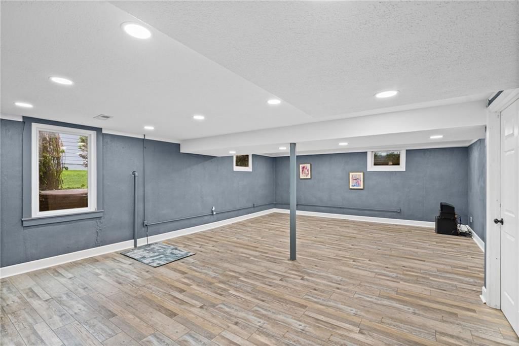 8345 Reinhardt Street — photo 27
