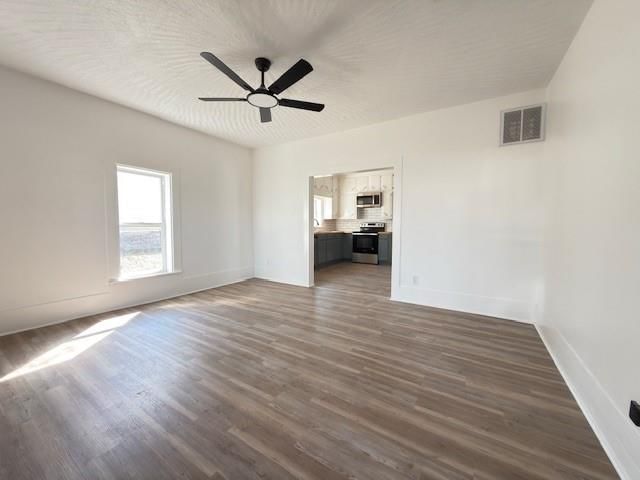 609 W Lee Street — photo 8