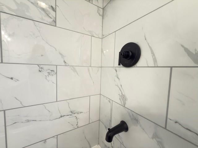 609 W Lee Street — photo 19