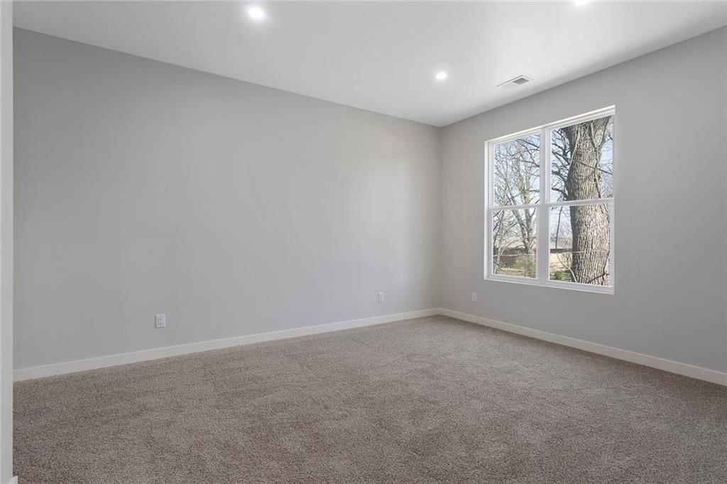 1716 S Valley Street — photo 12