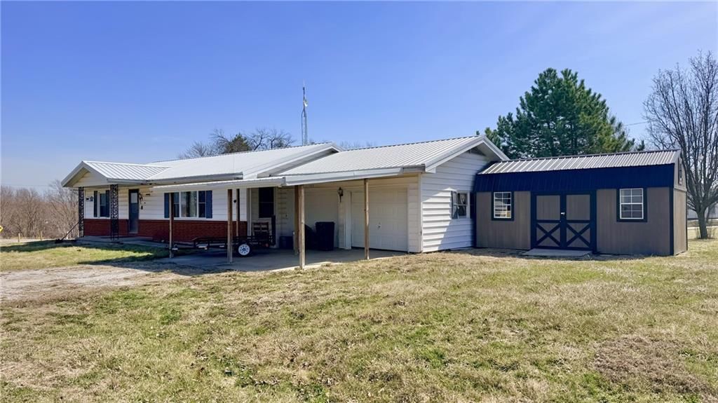 105 E Old Highway 6 N/A — photo 2