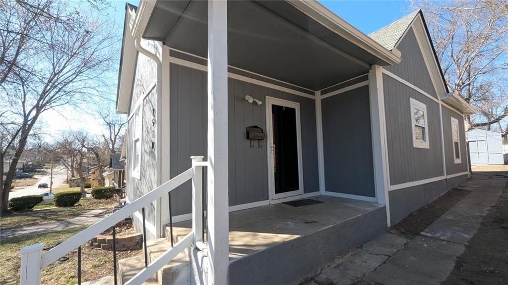 2510 Everett Avenue — photo 2