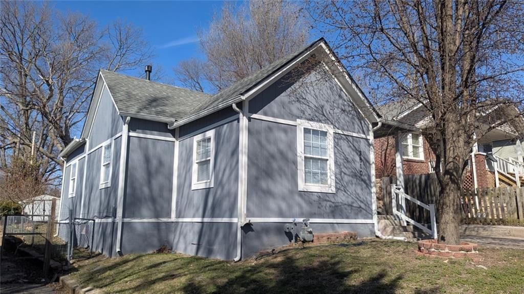 2510 Everett Avenue — photo 3