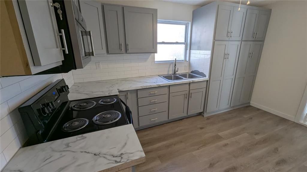 2510 Everett Avenue — photo 10