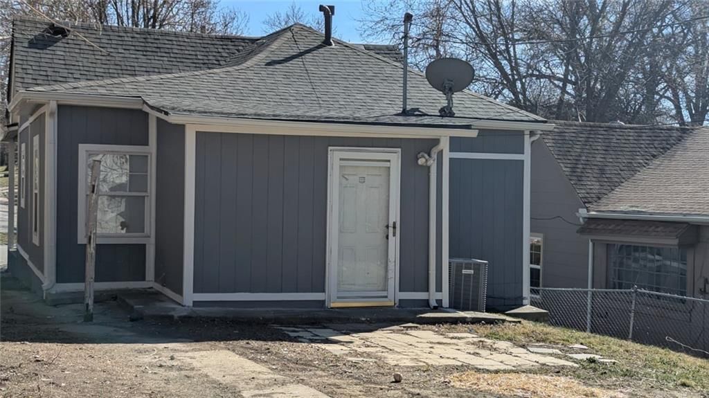 2510 Everett Avenue — photo 21