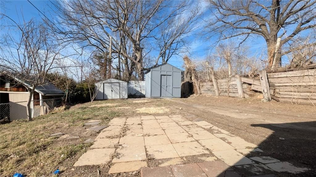 2510 Everett Avenue — photo 23