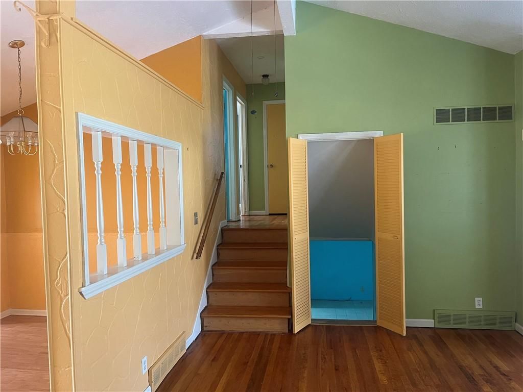 2403 NE 61st Terrace — photo 3