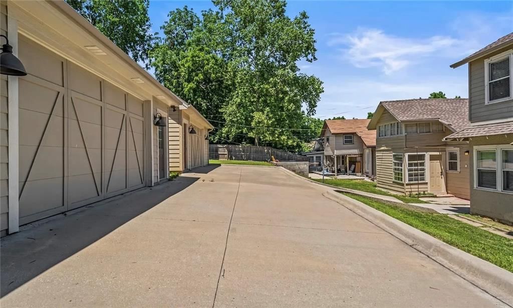 4512 Pennsylvania Avenue — photo 31