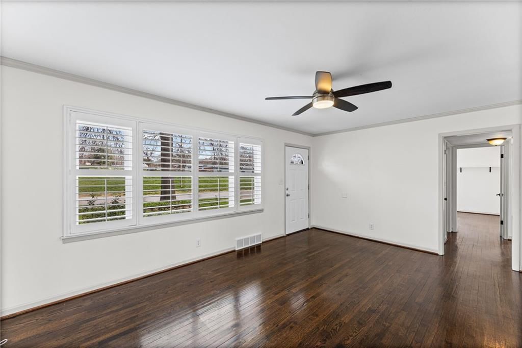 6419 W 72nd Street — photo 2
