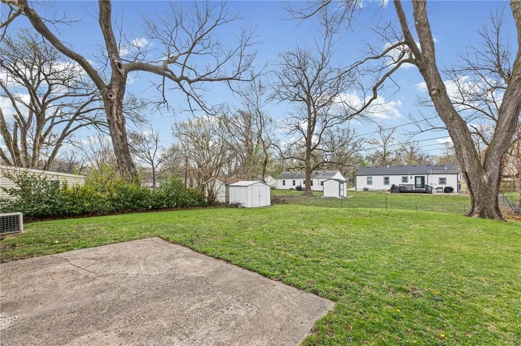 6419 W 72nd Street — photo 15