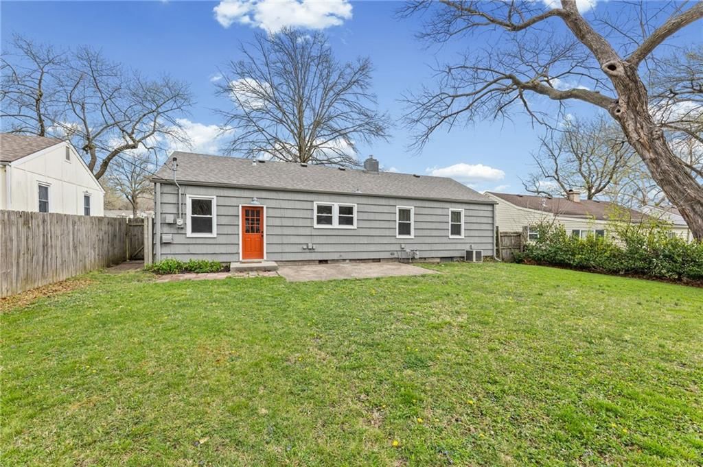 6419 W 72nd Street — photo 17