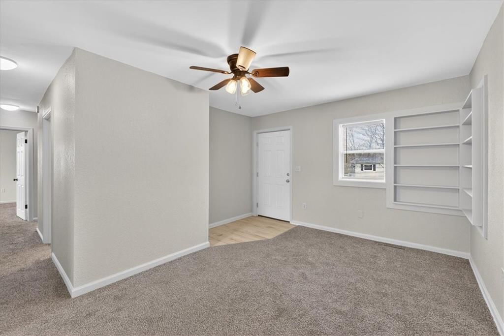 912 VEST Drive — photo 9