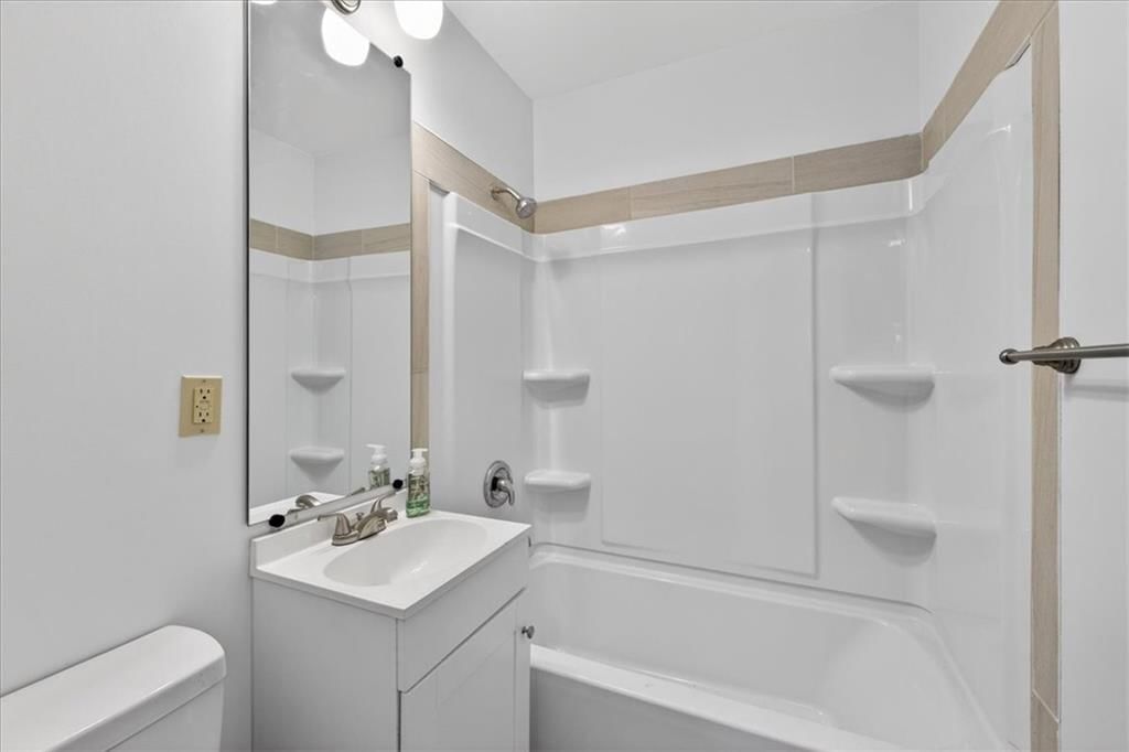 912 VEST Drive — photo 23